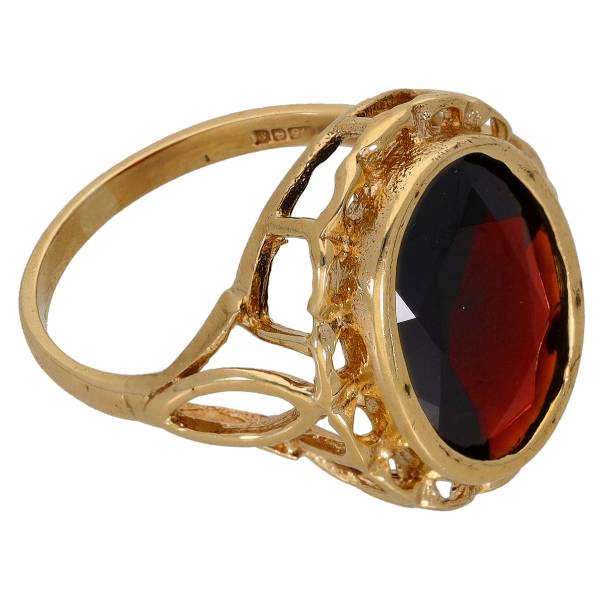 9ct gold ring with oval garnet-style red gemstone, openwork shoulders, size K