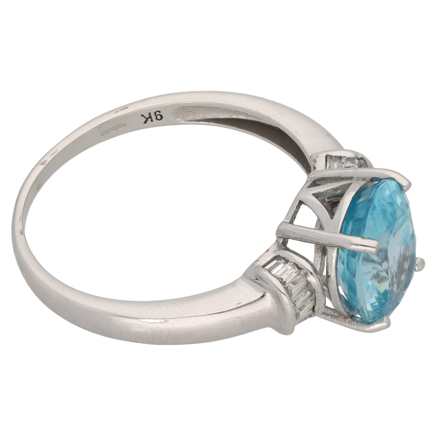 9ct White Gold Zircon & Cubic Zirconia Single Stone Ring with Accent Stones Size Q