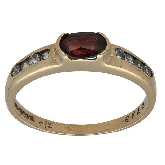 9ct Gold Garnet & Imitation Dress/Cocktail Ring Size O