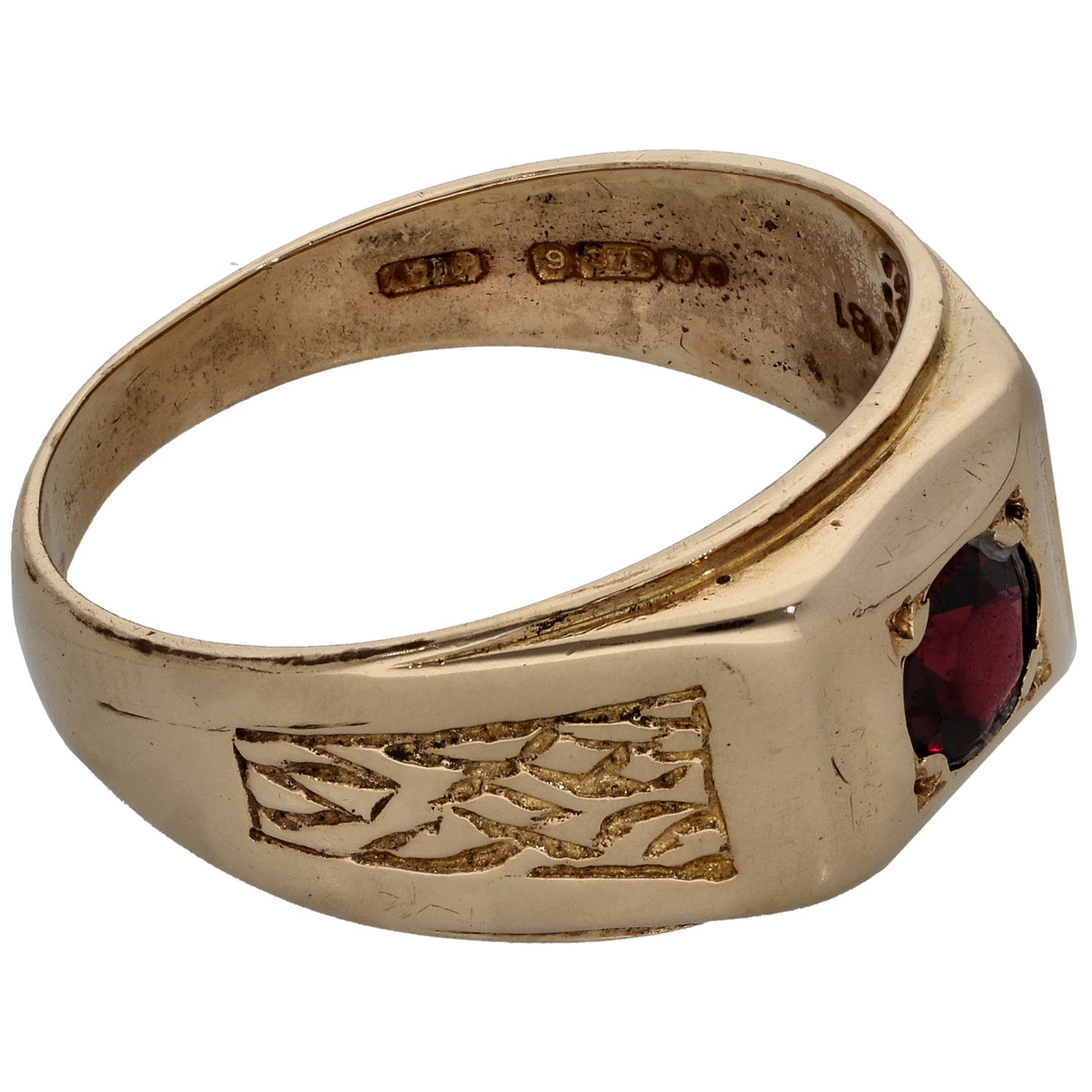9ct Gold Garnet Patterned Signet Ring Size S 1/2