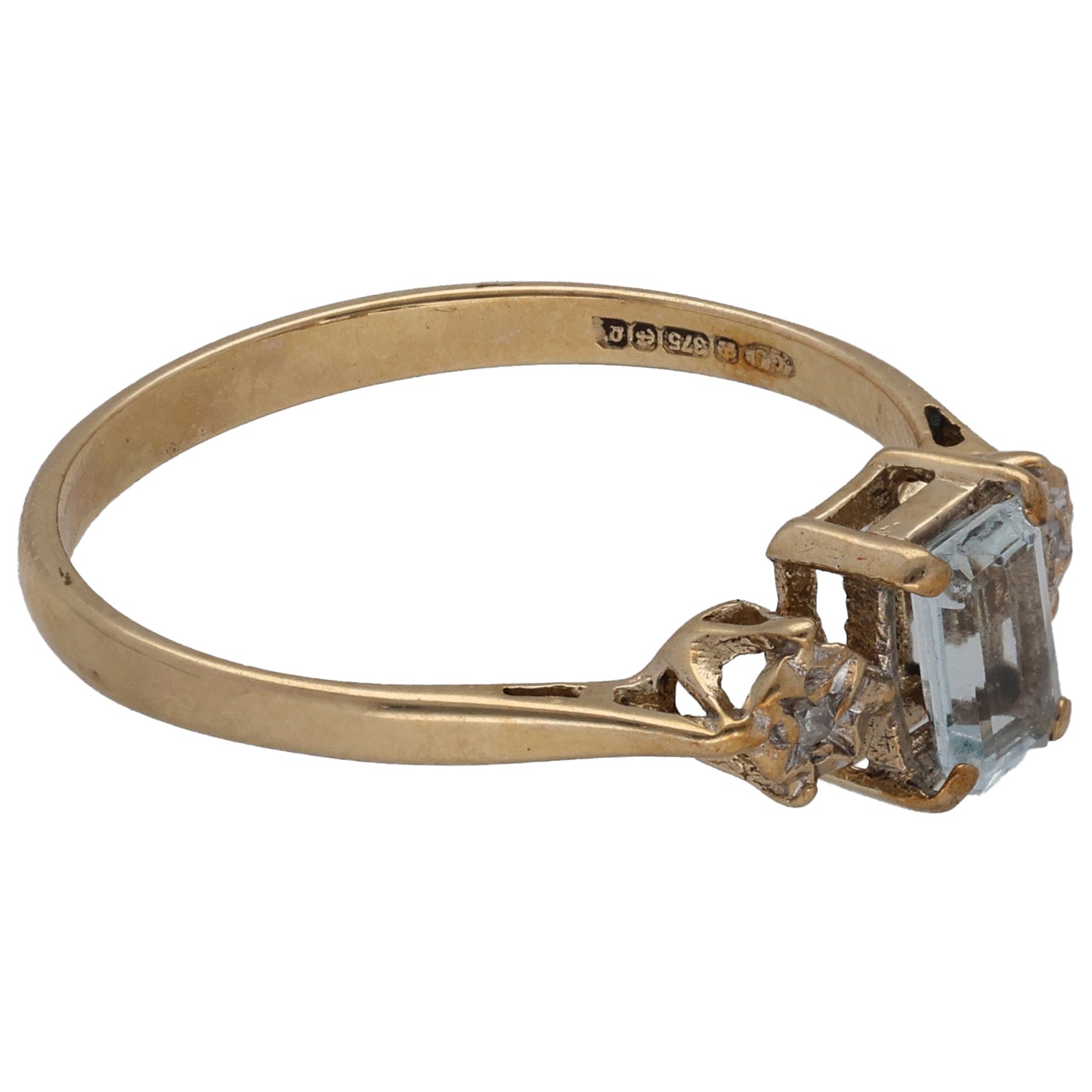 9ct Gold Aquamarine & 0.01ct Diamond Trilogy Ring Size O