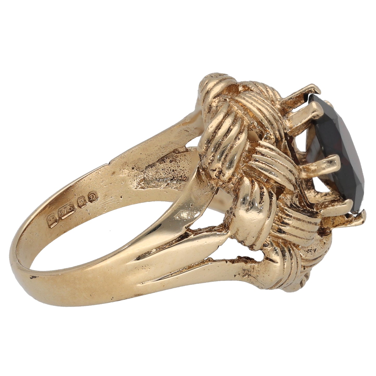 9ct Gold Garnet Single Stone Ring Size P