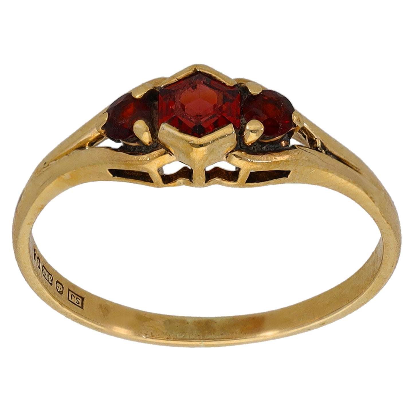 9ct gold three-stone garnet ring with red center and two side stones