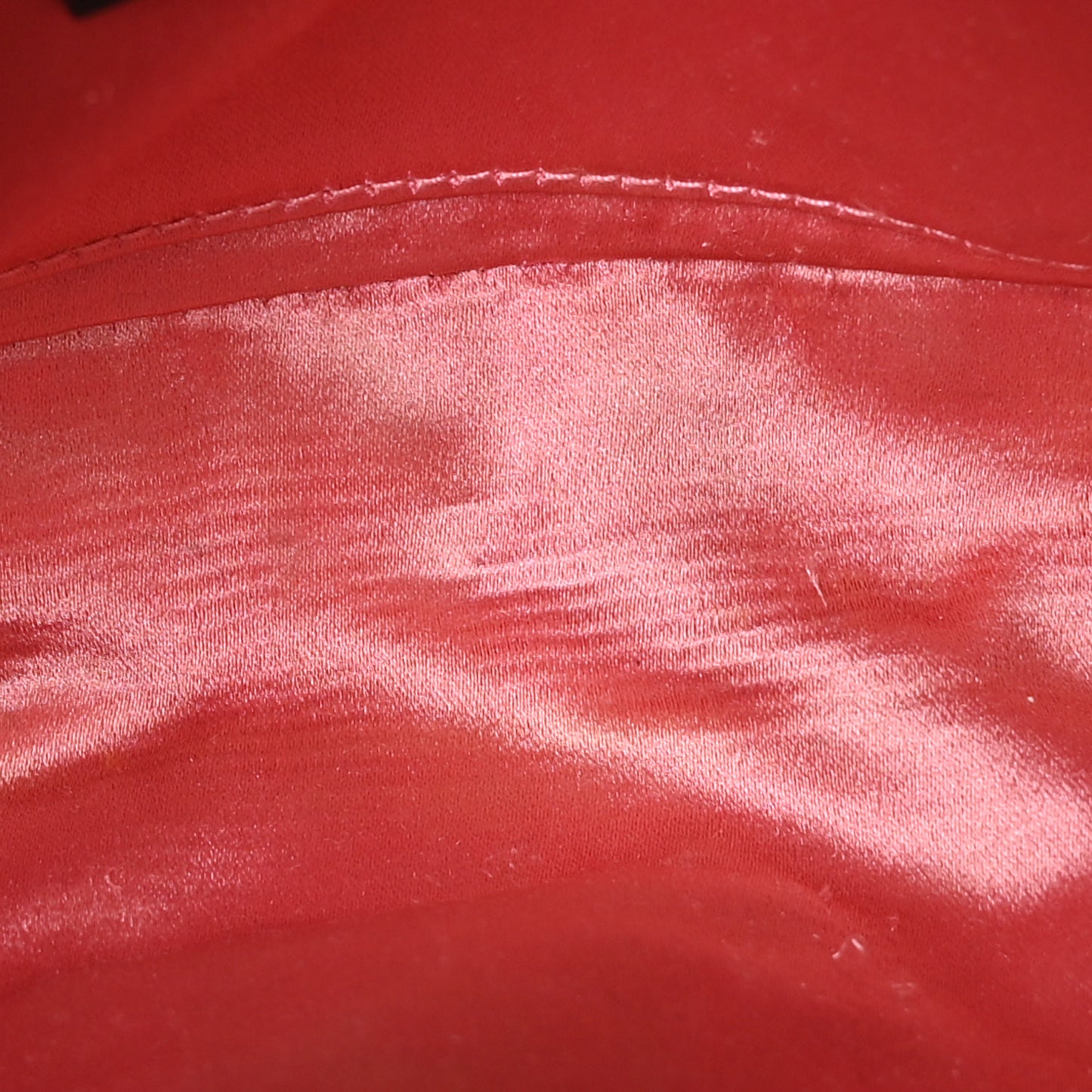 Gucci Velvet Matelasse Medium GG Marmont Shoulder Bag - Black