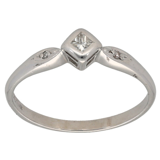 9ct White Gold 0.07ct Diamond Three Stone Ring Size Q