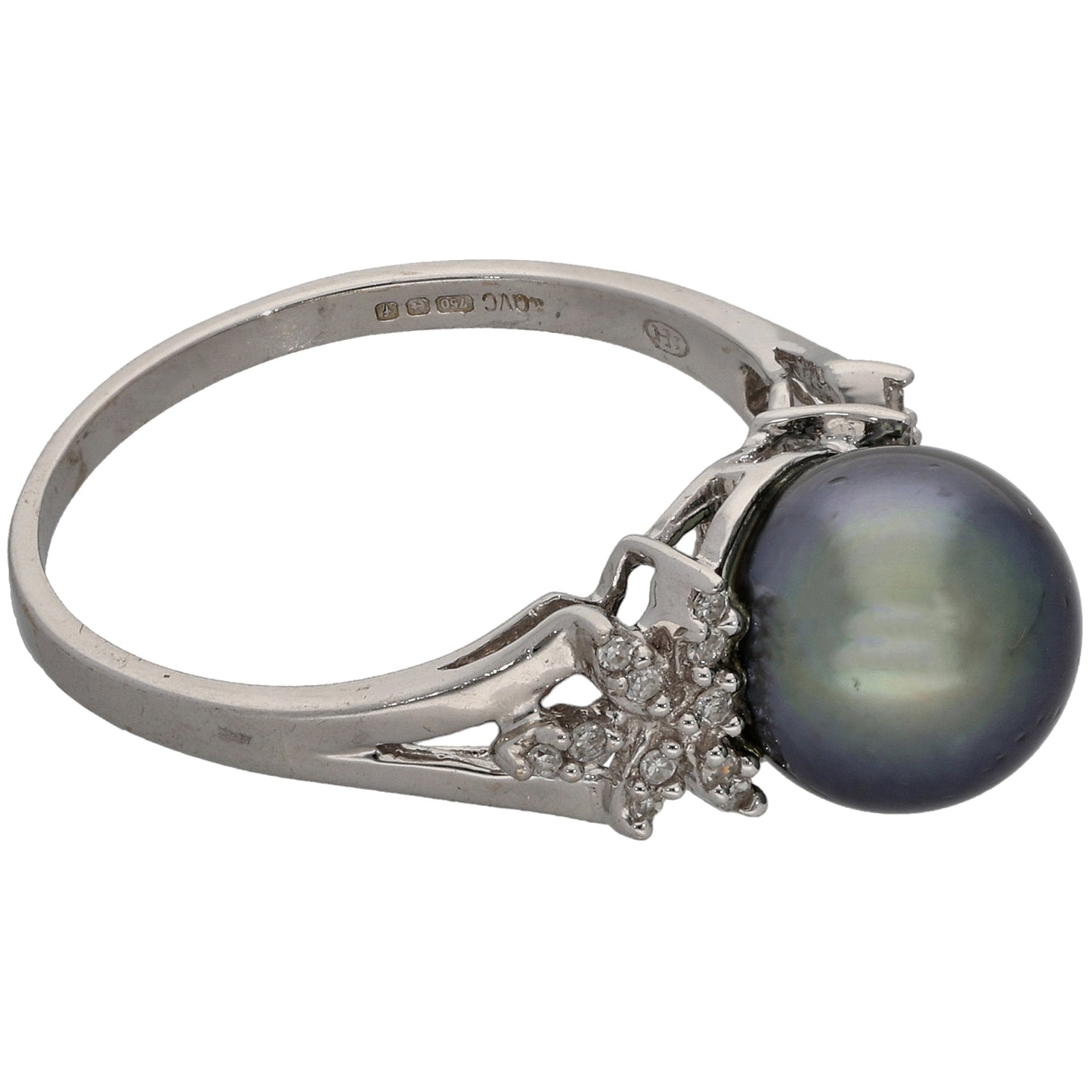 18ct White Gold Cultured Pearl & 0.11ct Diamond Dress/Cocktail Ring Size R