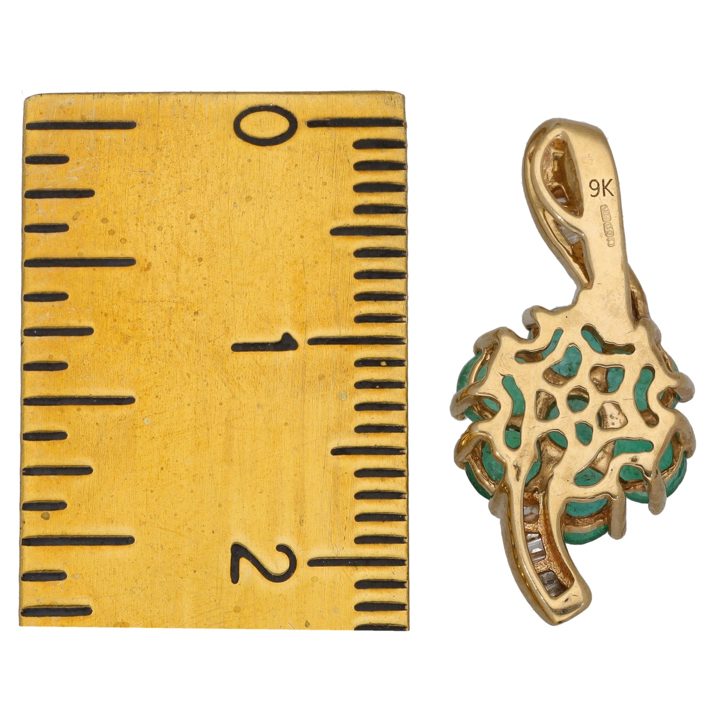 9ct Gold 0.15ct Diamond & Emerald Cluster Pendant