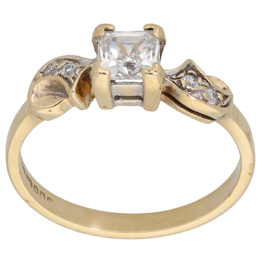 9ct Gold Cubic Zirconia Dress/Cocktail Ring Size O