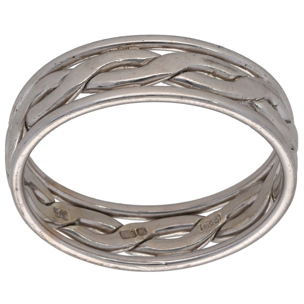 White gold patterned wedding ring with braided twist design, smooth inner band