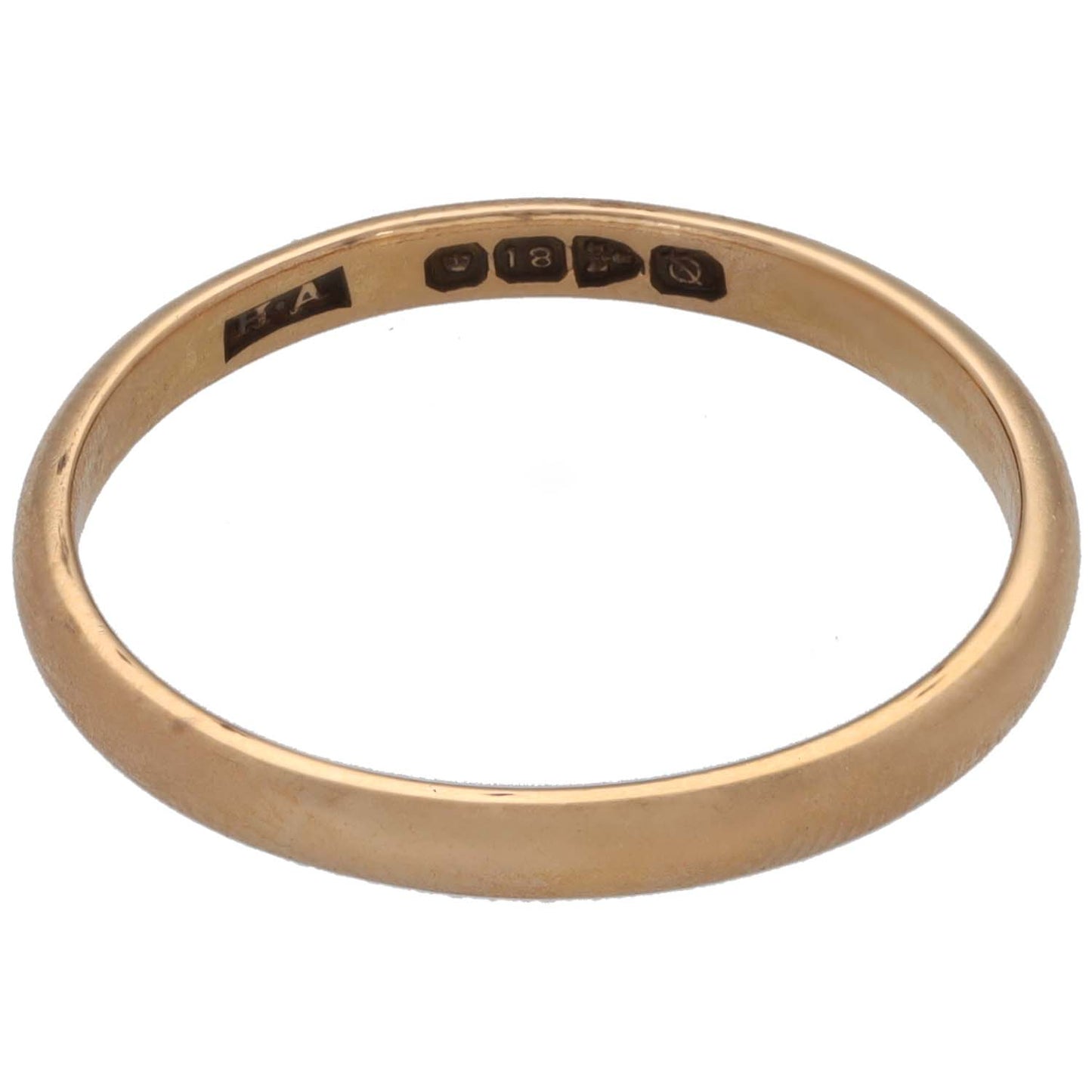 18ct yellow gold wedding ring with inner Q engraving