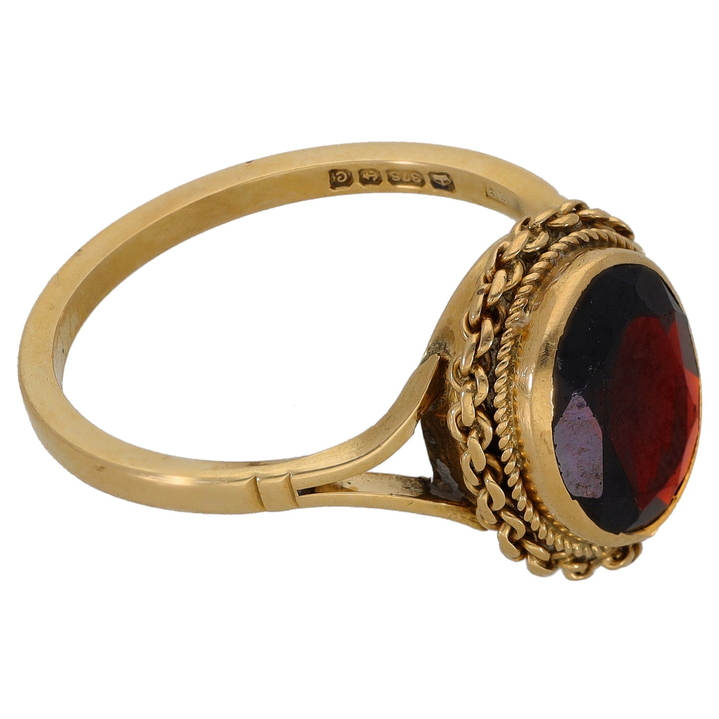 9ct Gold Garnet Single Stone Ring Size O