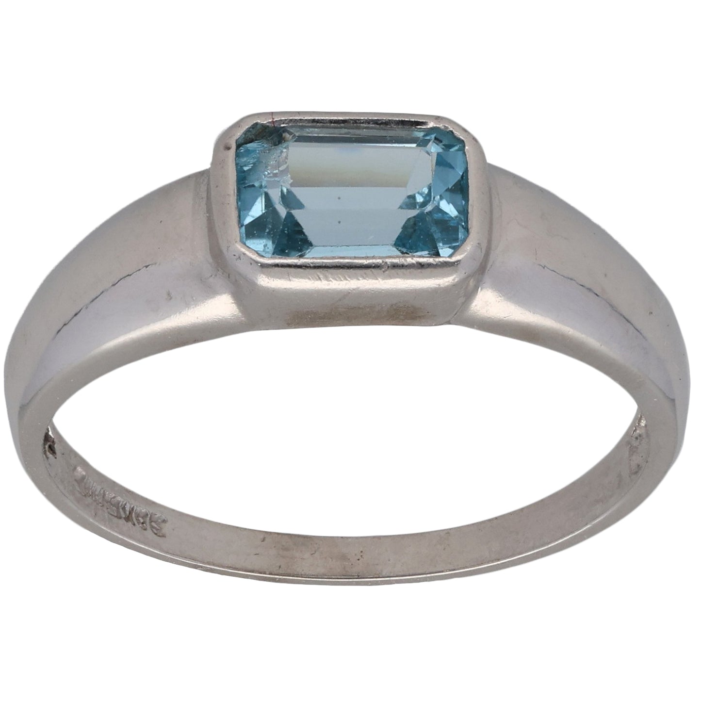 9ct White Gold Topaz Single Stone Ring Size P