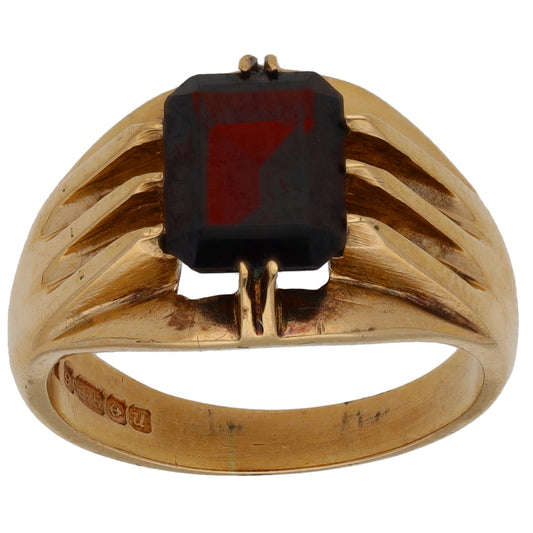9ct Gold Garnet Single Stone Ring Size N