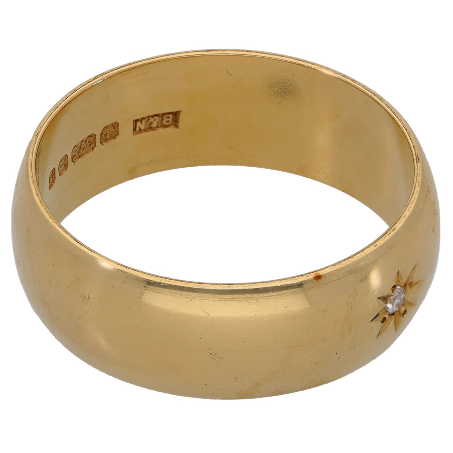 9ct yellow gold wedding ring with round diamond set on outer edge