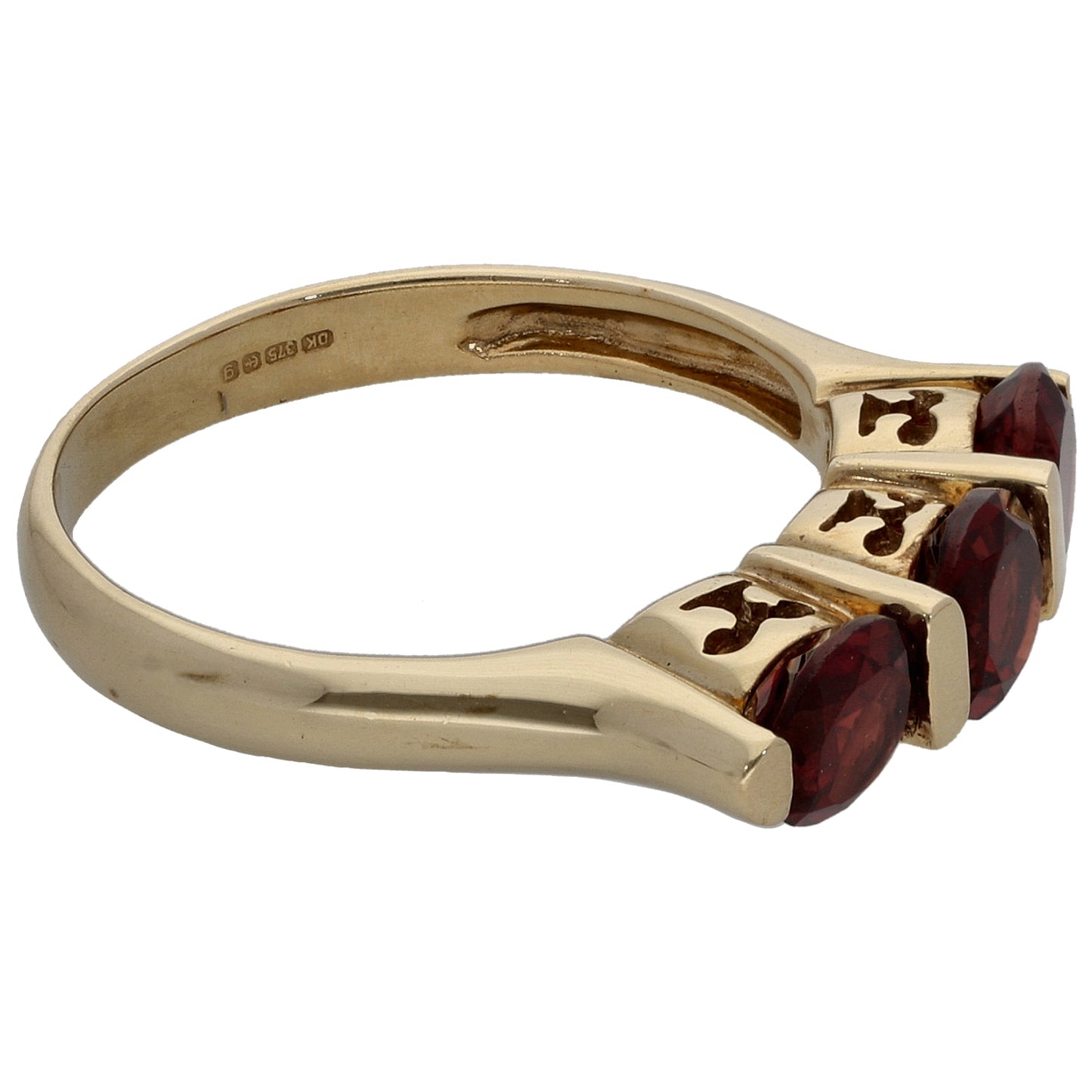 9ct Gold Garnet Three Stone Ring Size N