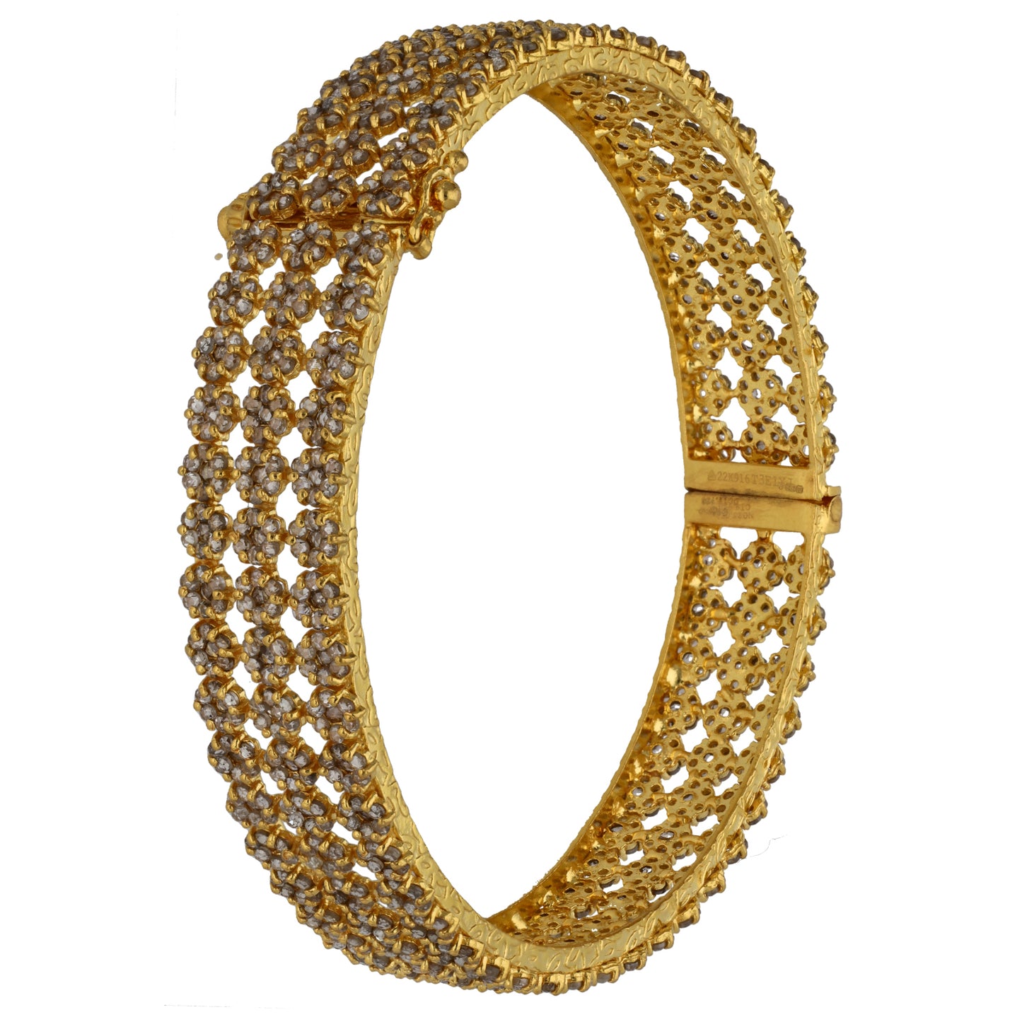 22ct Gold 7.44ct Diamond Hinged/Clasp Bangle