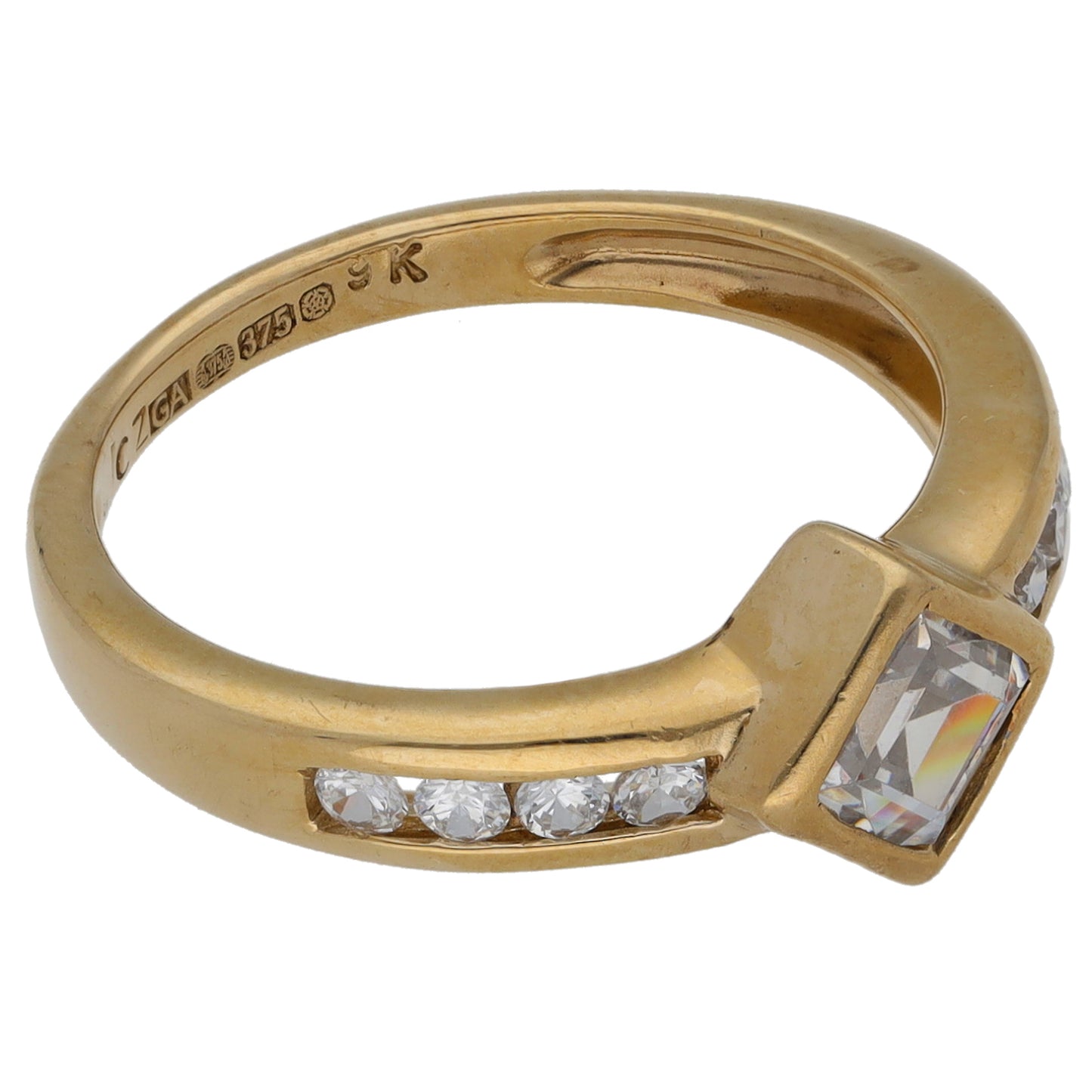 9ct Gold Imitation Single Stone Ring with Accent Stones Size O