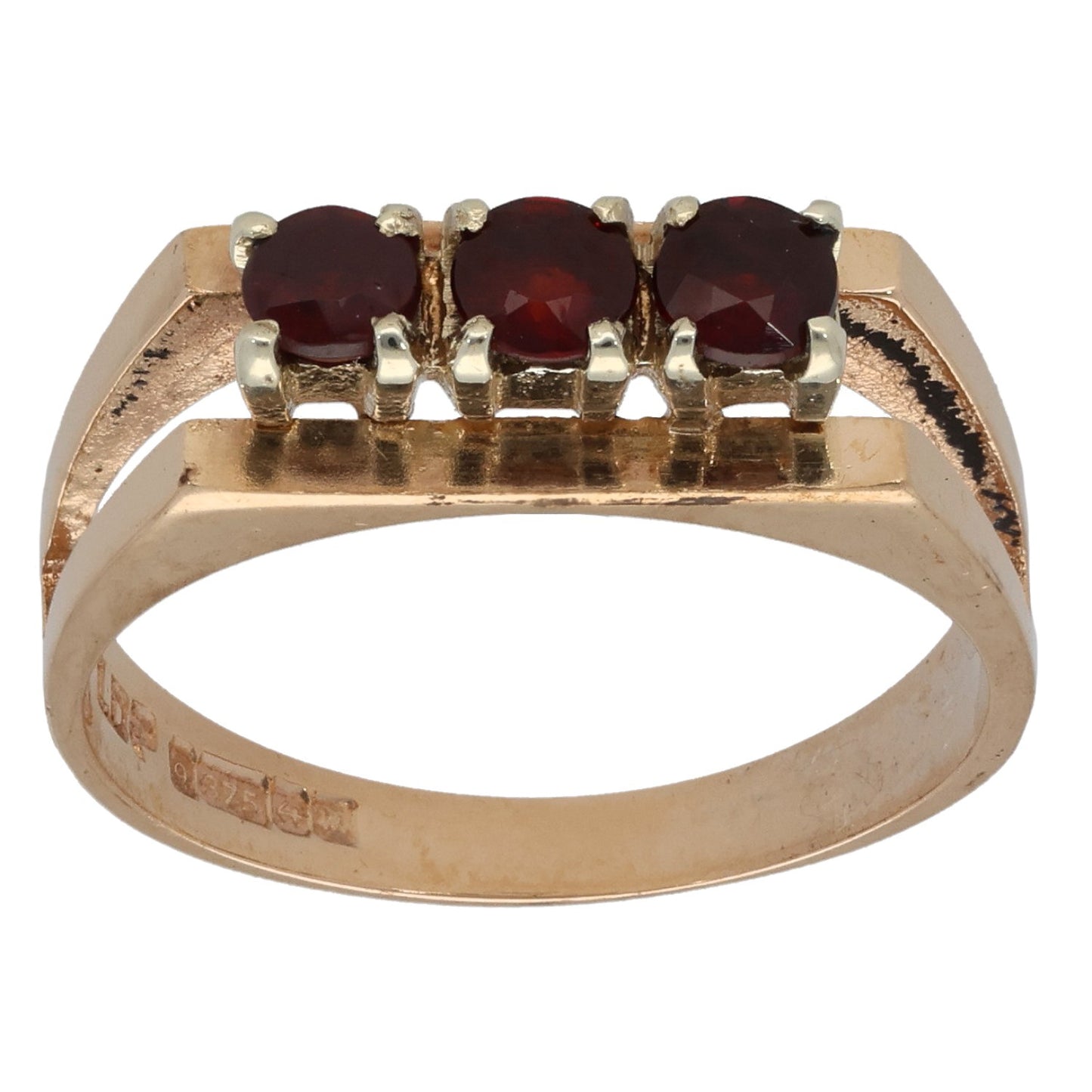 9ct Gold Garnet Three Stone Ring Size O