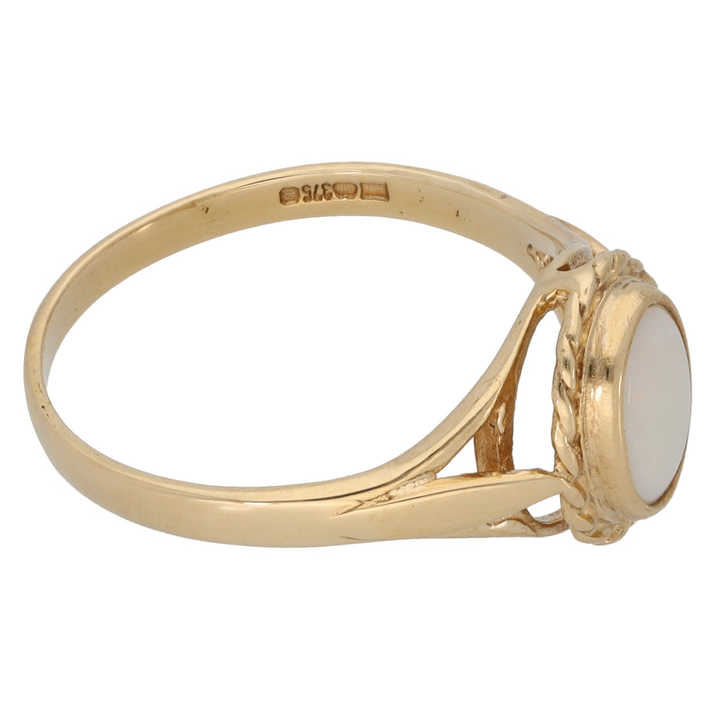9ct Gold Opal Single Stone Ring Size P