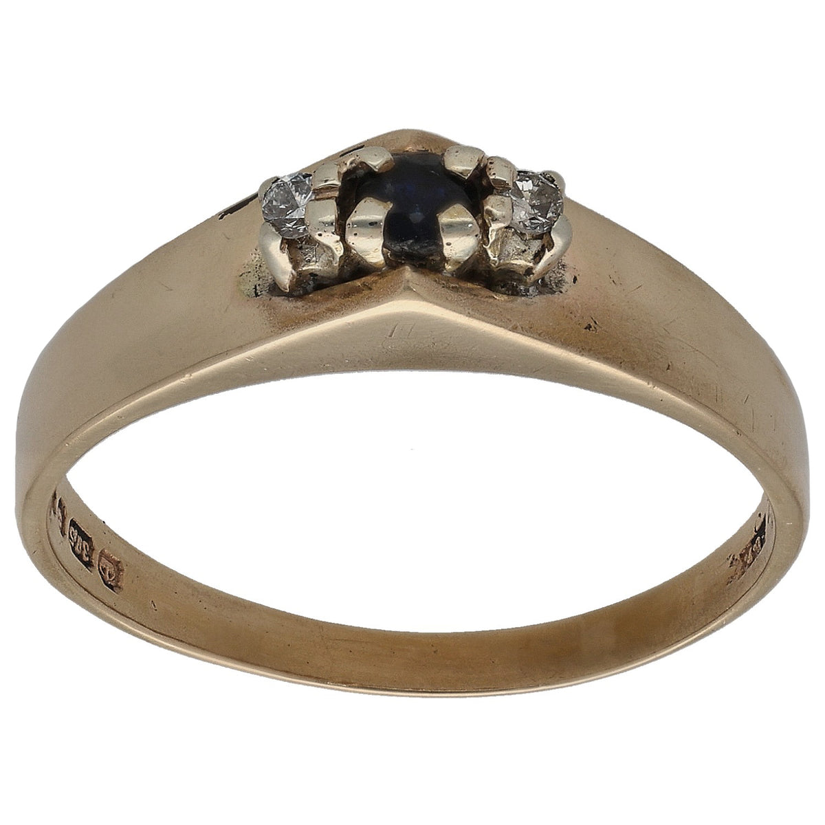 9ct gold ring with dark sapphire-style center stone and diamond accents, size Q