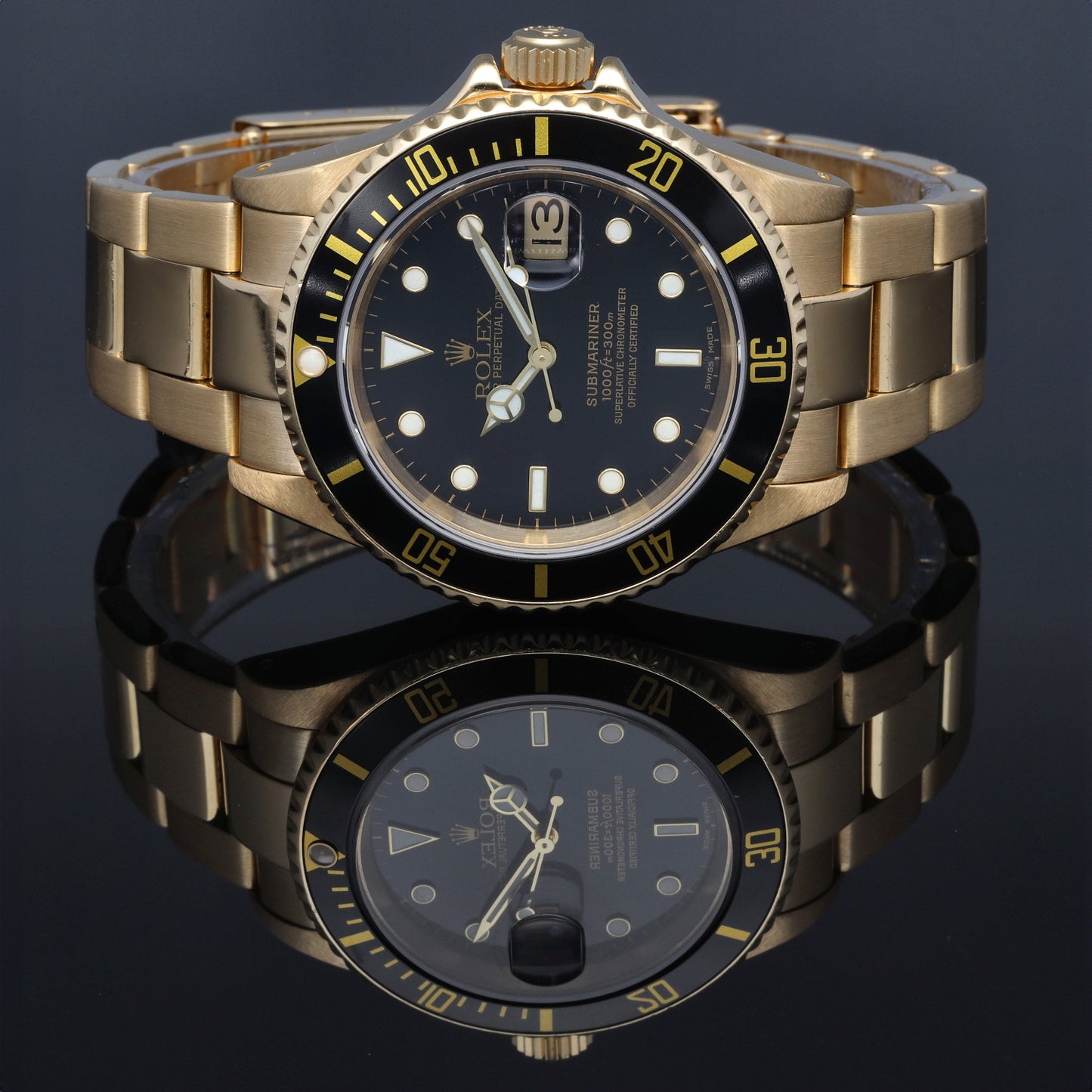 Rolex Submariner 16618 LN 40mm Gold Watch
