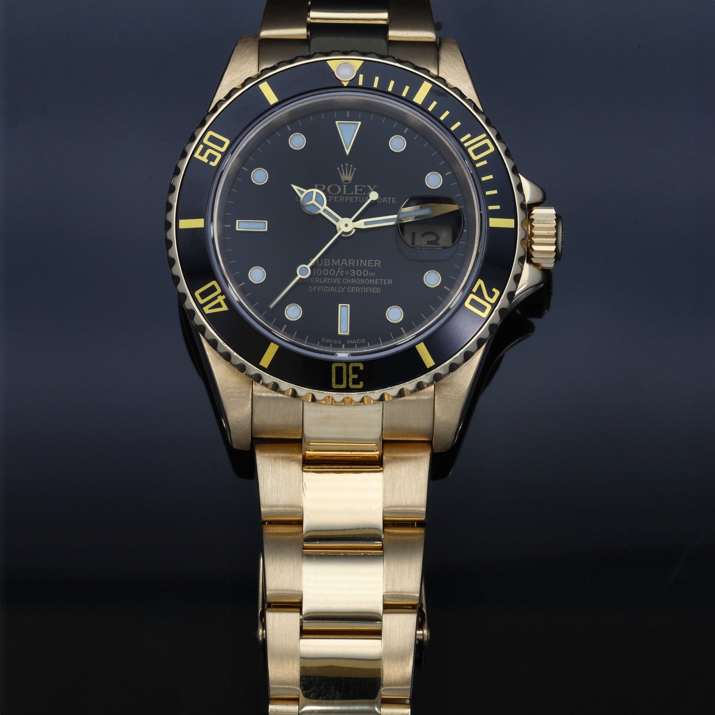 Rolex Submariner 16618 LN 40mm Gold Watch
