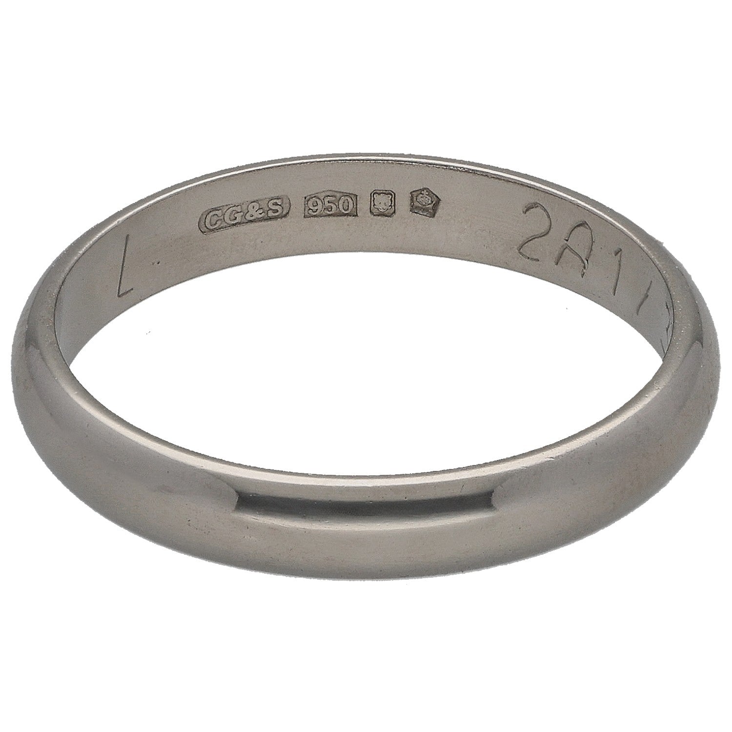 Platinum wedding ring interior with 950 hallmark and size markings