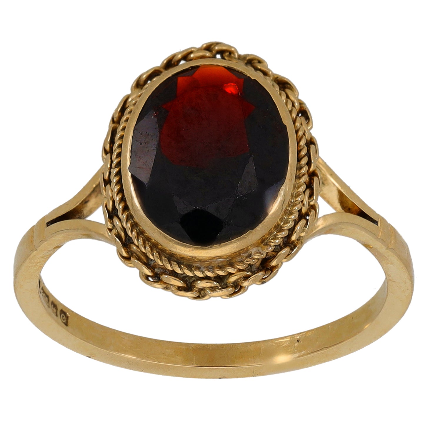 9ct Gold Garnet Single Stone Ring Size O