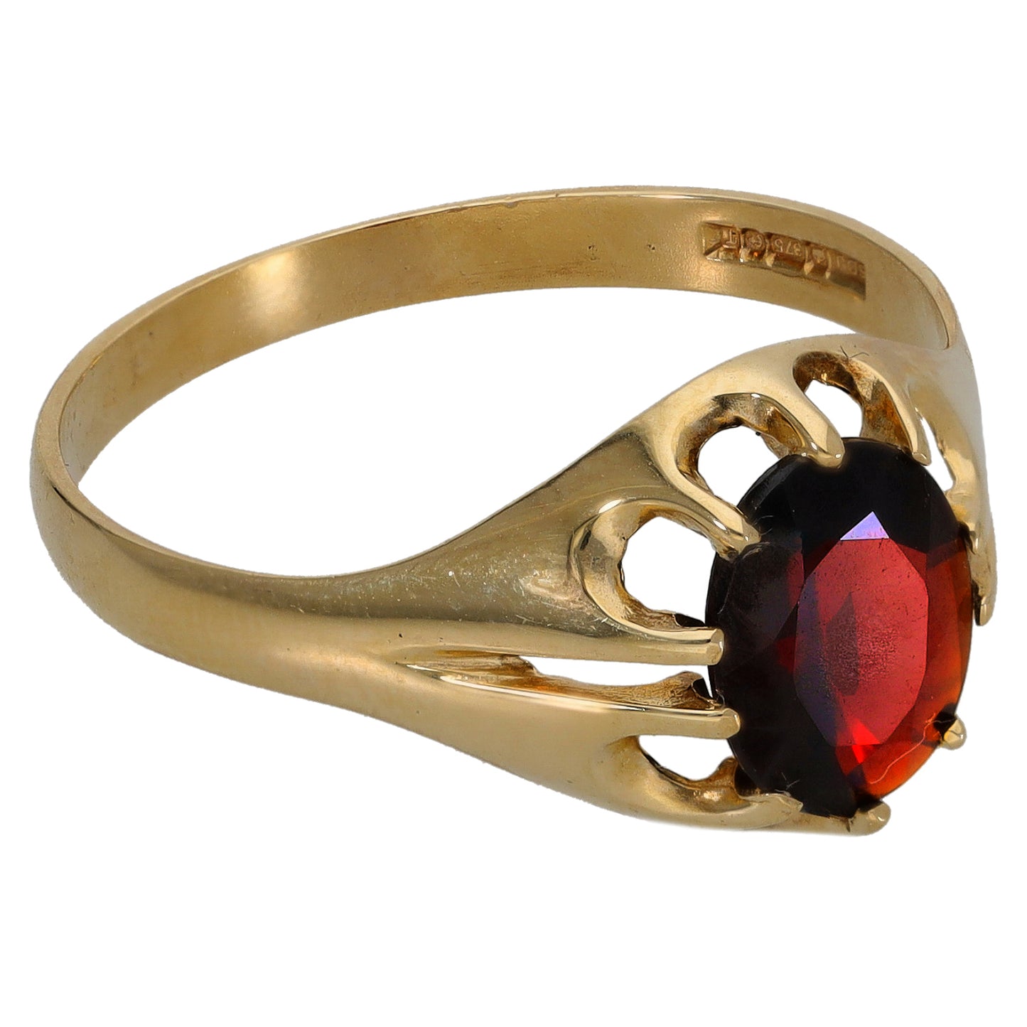9ct Gold Garnet Single Stone Ring Size V