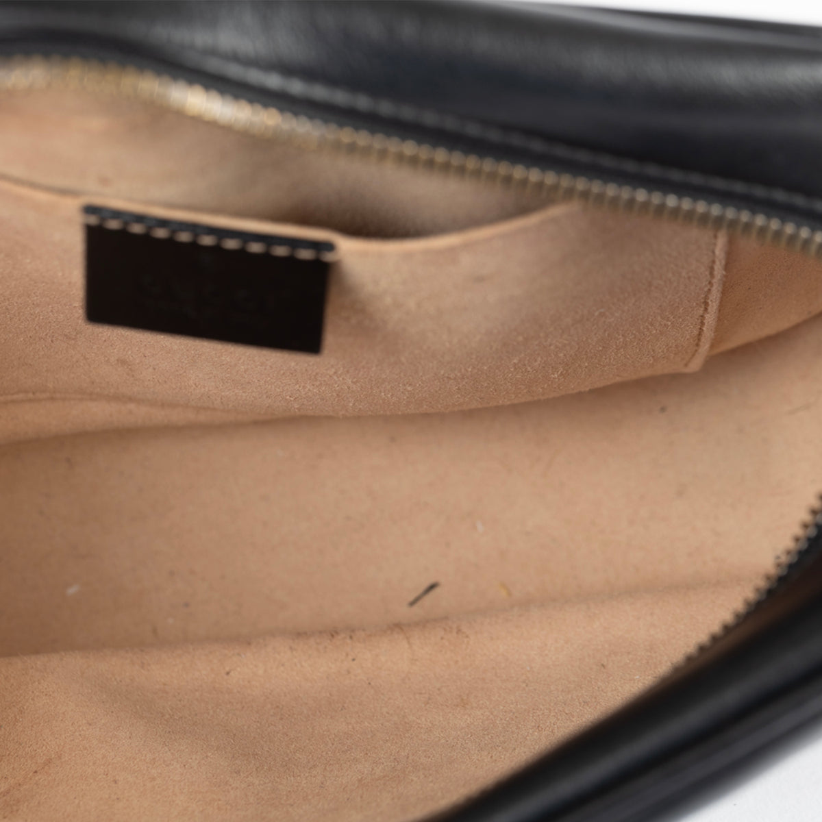 Gucci Camera Bag Chevron Leather Crossbody Bag - Black