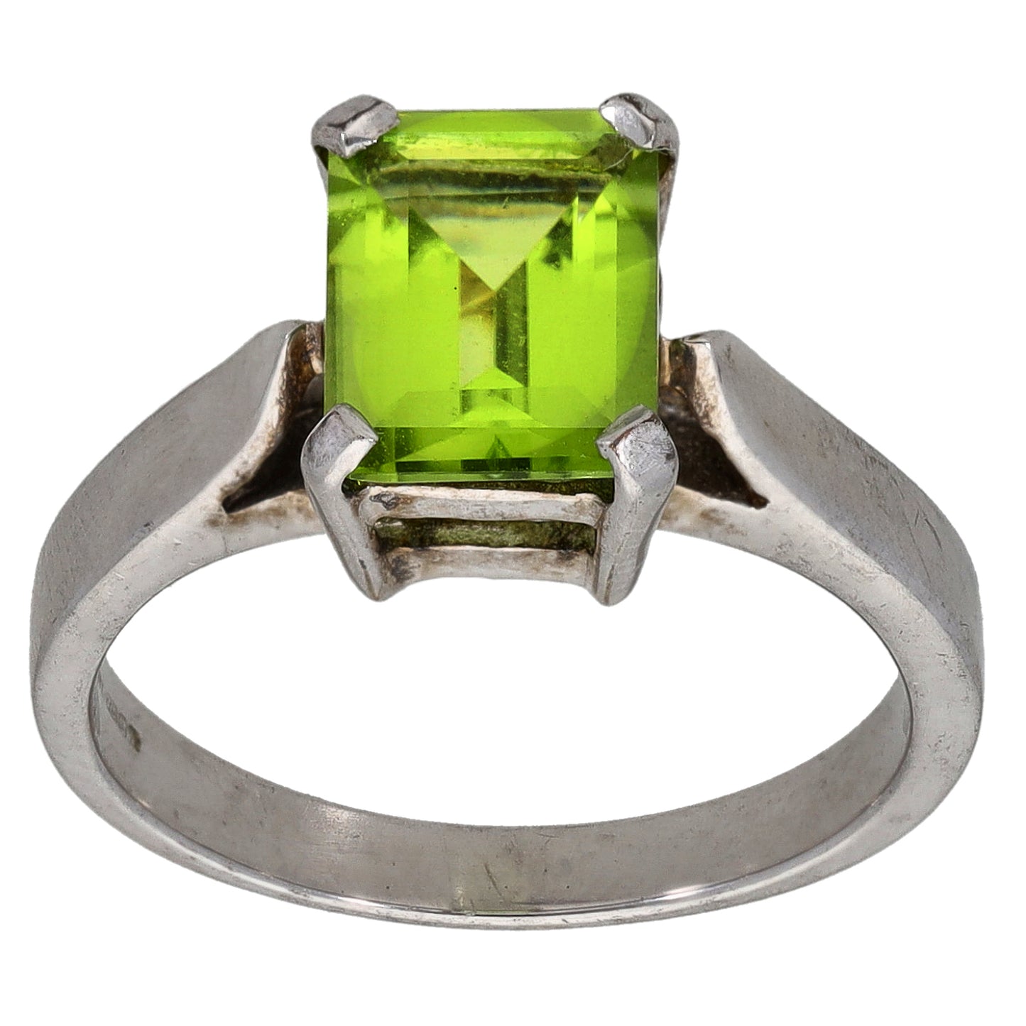 9ct White Gold Peridot Single Stone Ring Size N