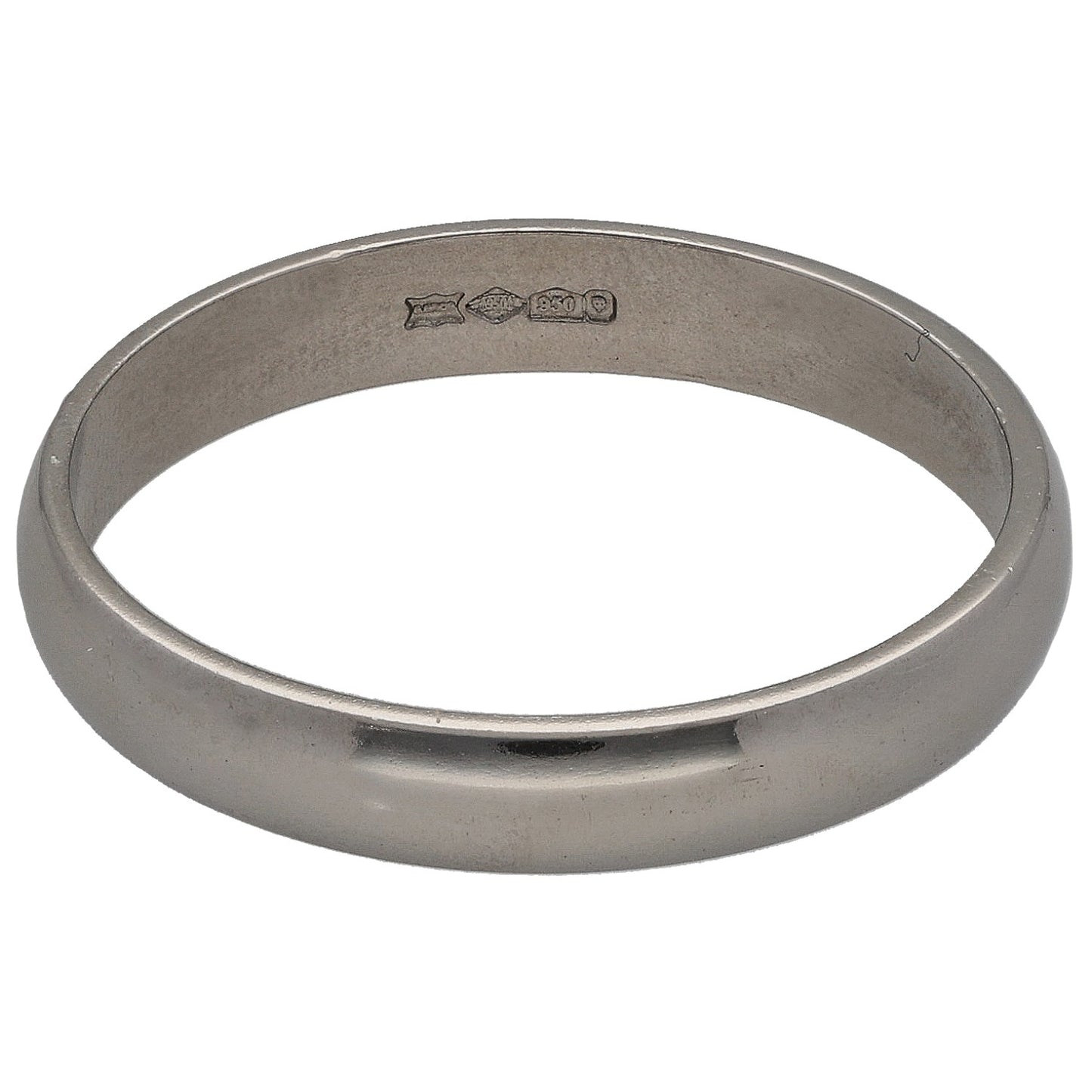 Platinum wedding ring with inner hallmark engraving on band interior