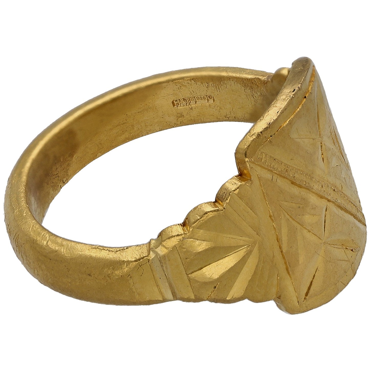 22ct Gold Patterned Signet Ring Size T
