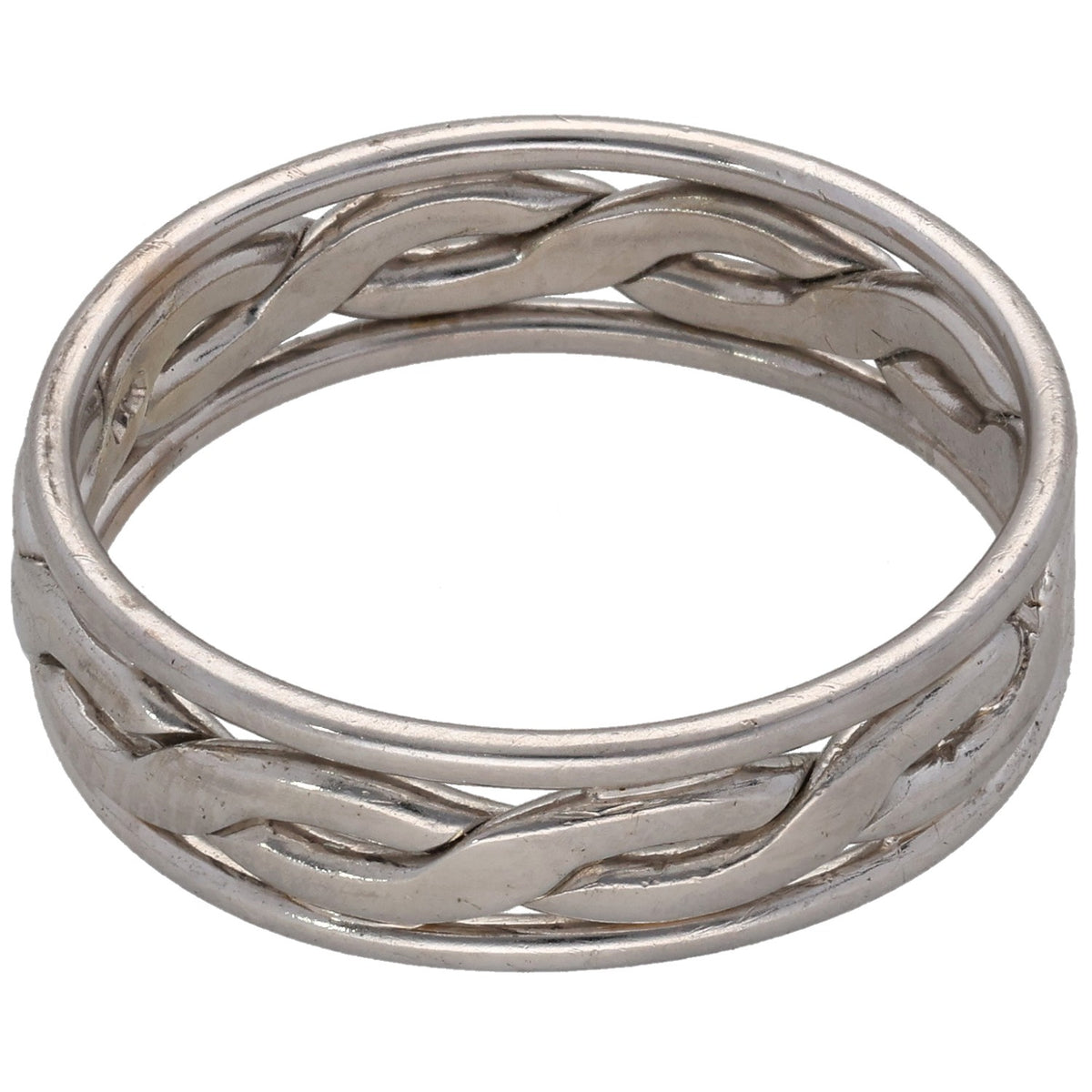 White gold patterned wedding ring with braided twist band and polished edges, round profile