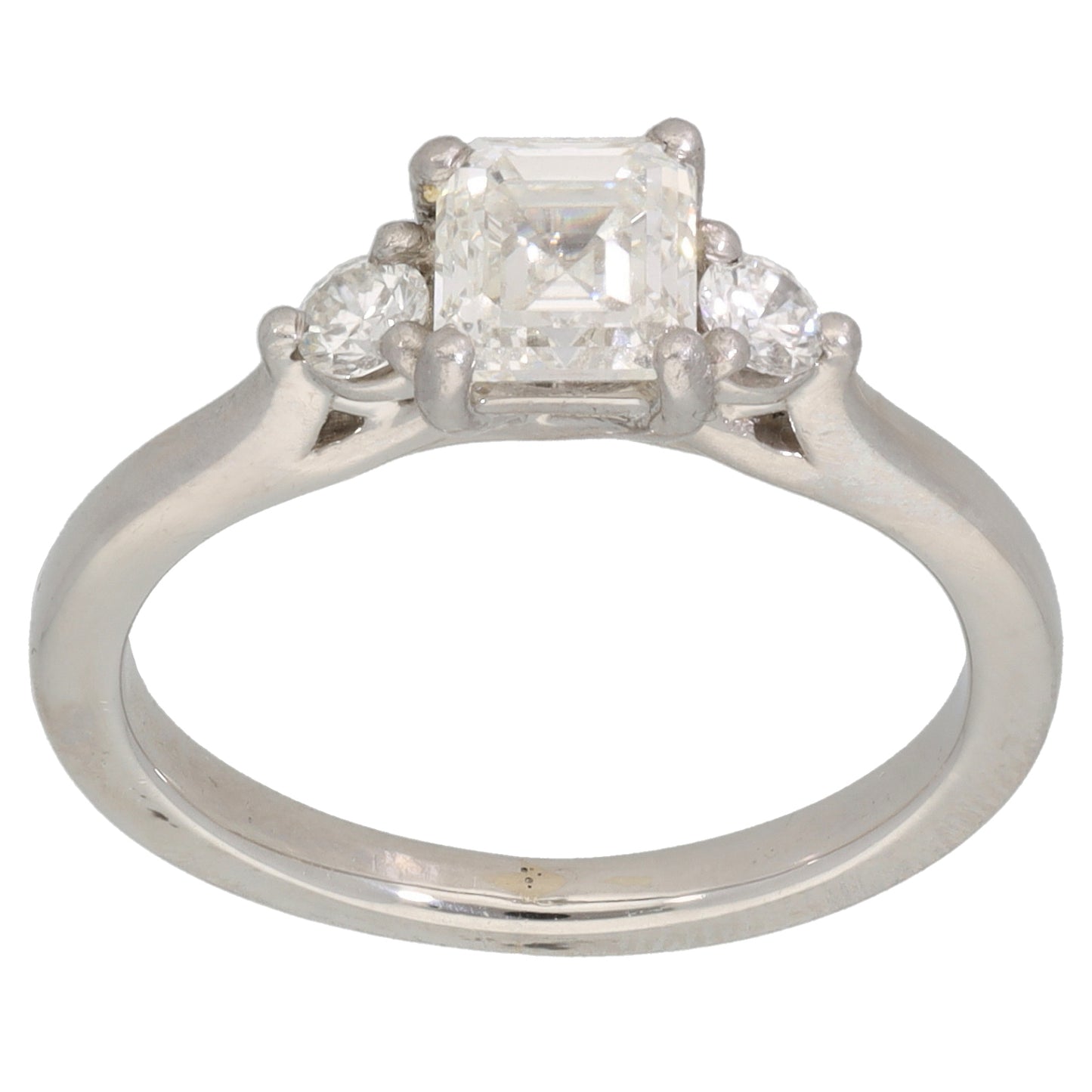 Platinum 1.06ct Diamond Trilogy Size L