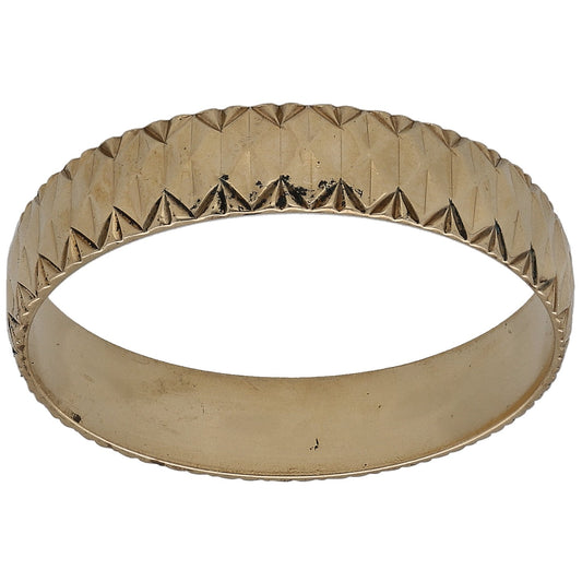 9ct gold wedding ring with diamond-cut patterned band texture