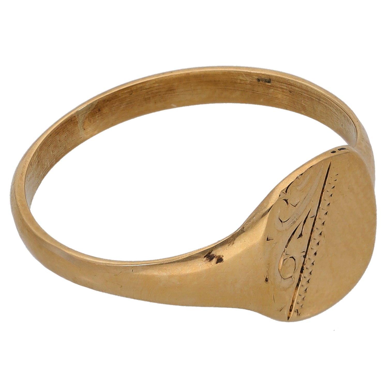 9ct gold signet ring, side view with engraved geometric pattern on top