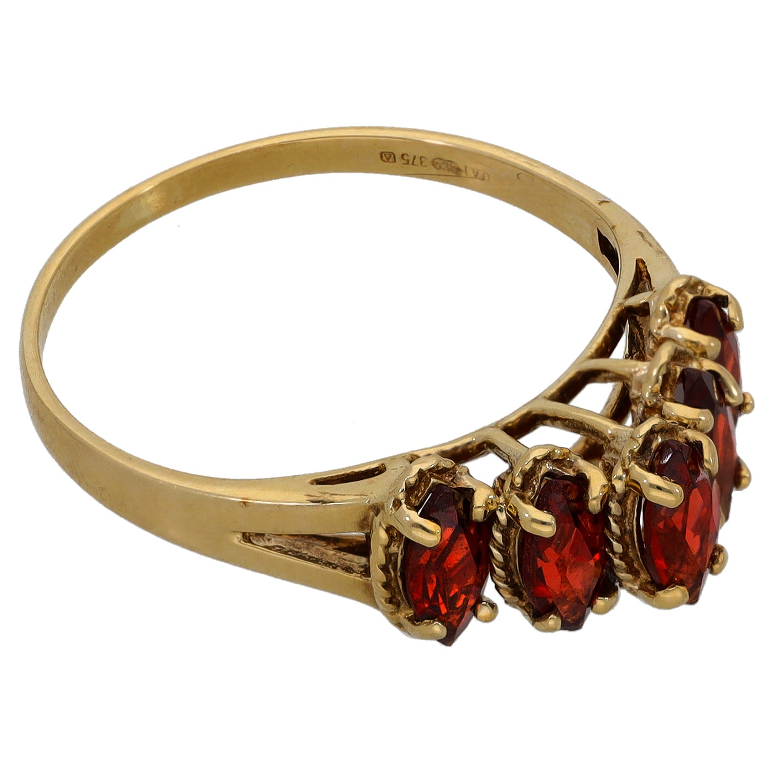 9ct gold garnet ring band with oval red gemstones on side, size R