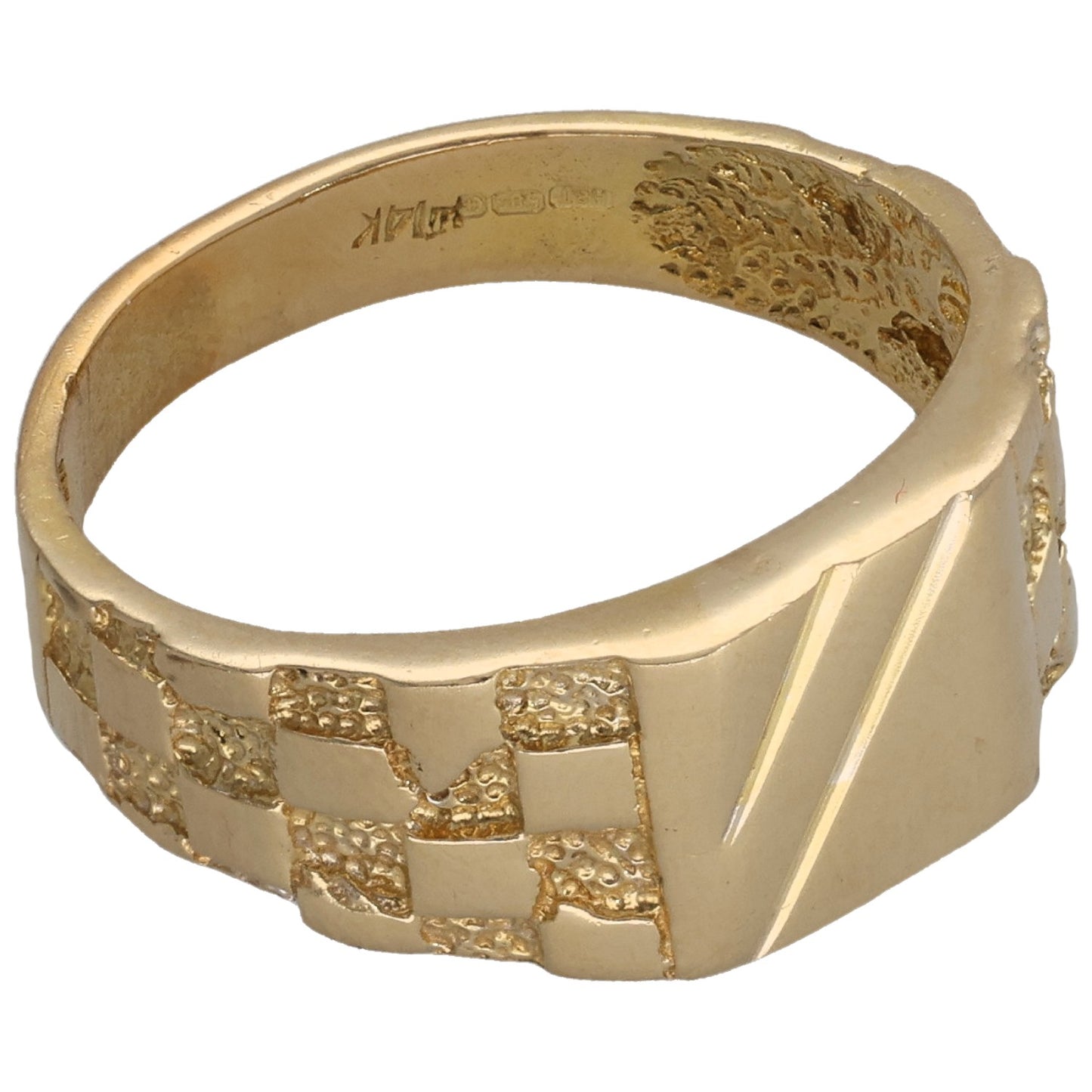 14ct gold signet ring size P, geometric checkered pattern on band
