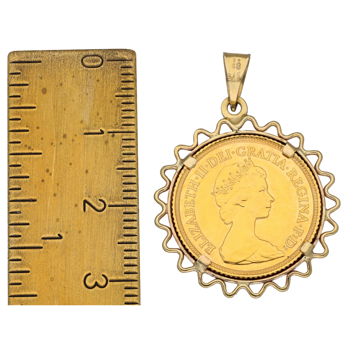 9ct Gold Queen Elizabeth II Half Sovereign Coin Pendant