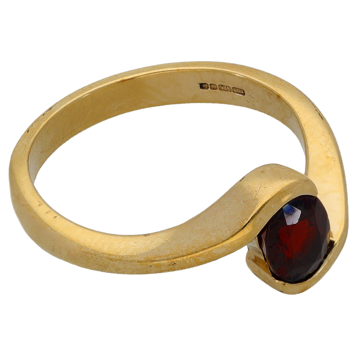 9ct Gold Garnet Single Stone Ring Size N