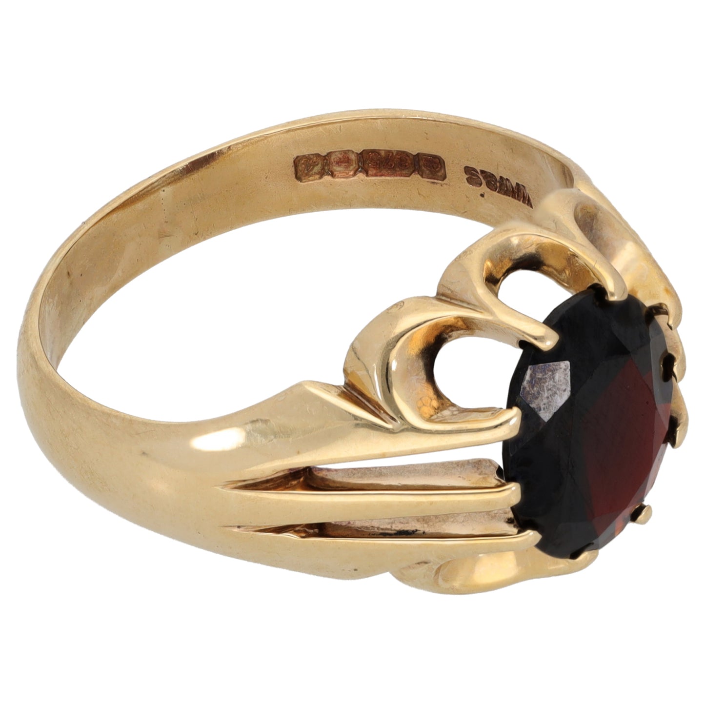 9ct Gold Garnet Single Stone Ring Size V