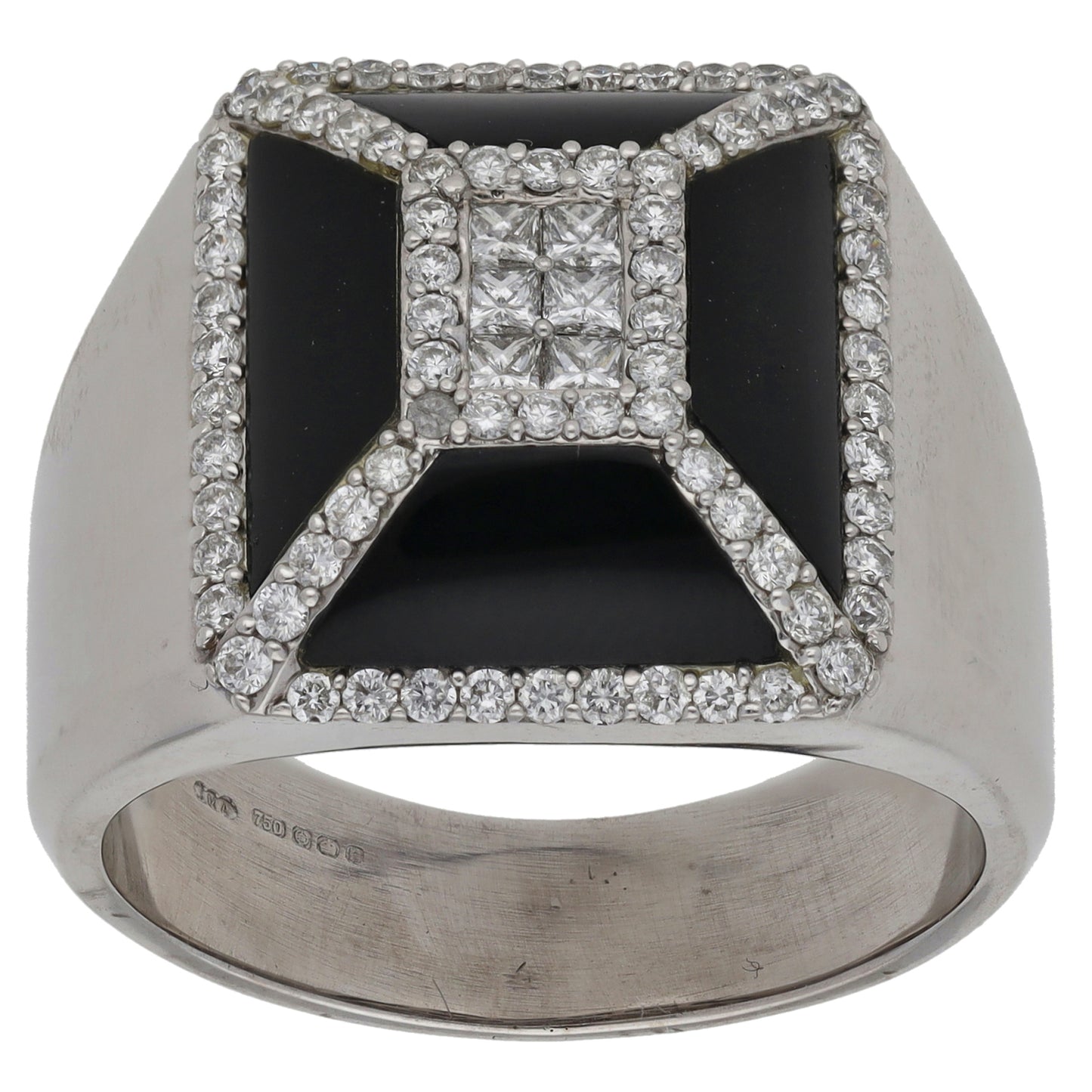 18ct White Gold 0.67ct Diamond & Onyx Alternative Ring Size V