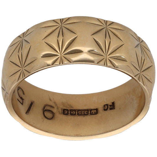 9ct gold patterned wedding ring with starburst engraving, size O