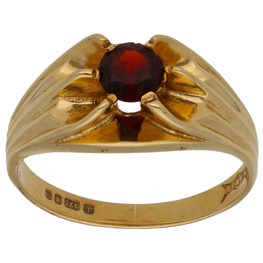 9ct Gold Garnet Single Stone Ring Size S
