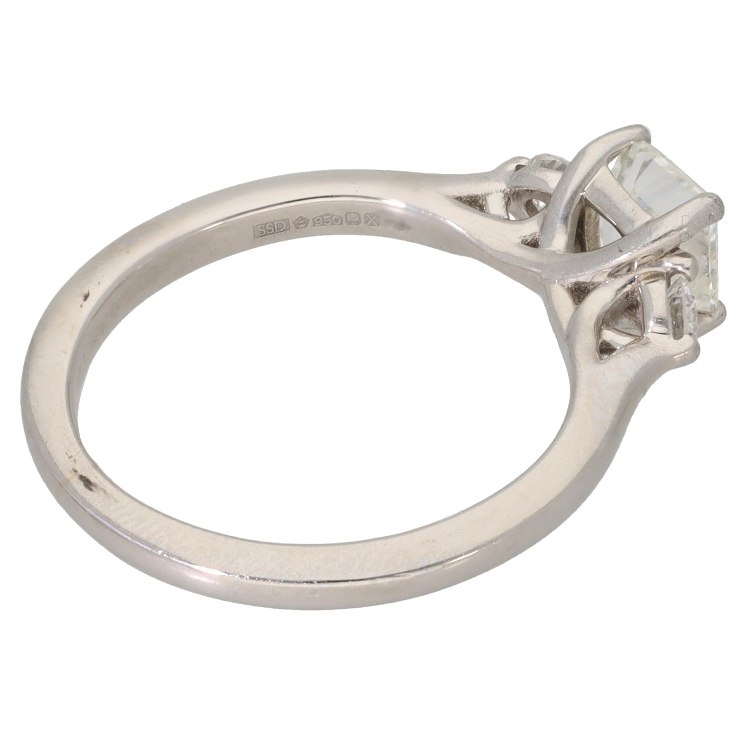 Platinum 1.06ct Diamond Trilogy Size L