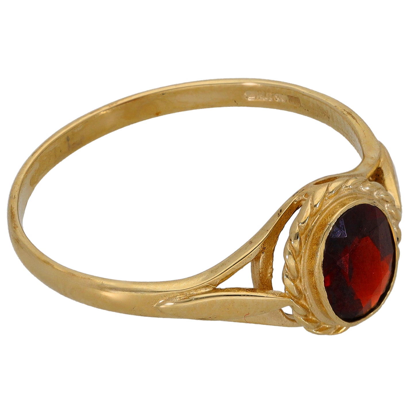 9ct Gold Garnet Single Stone Ring Size X