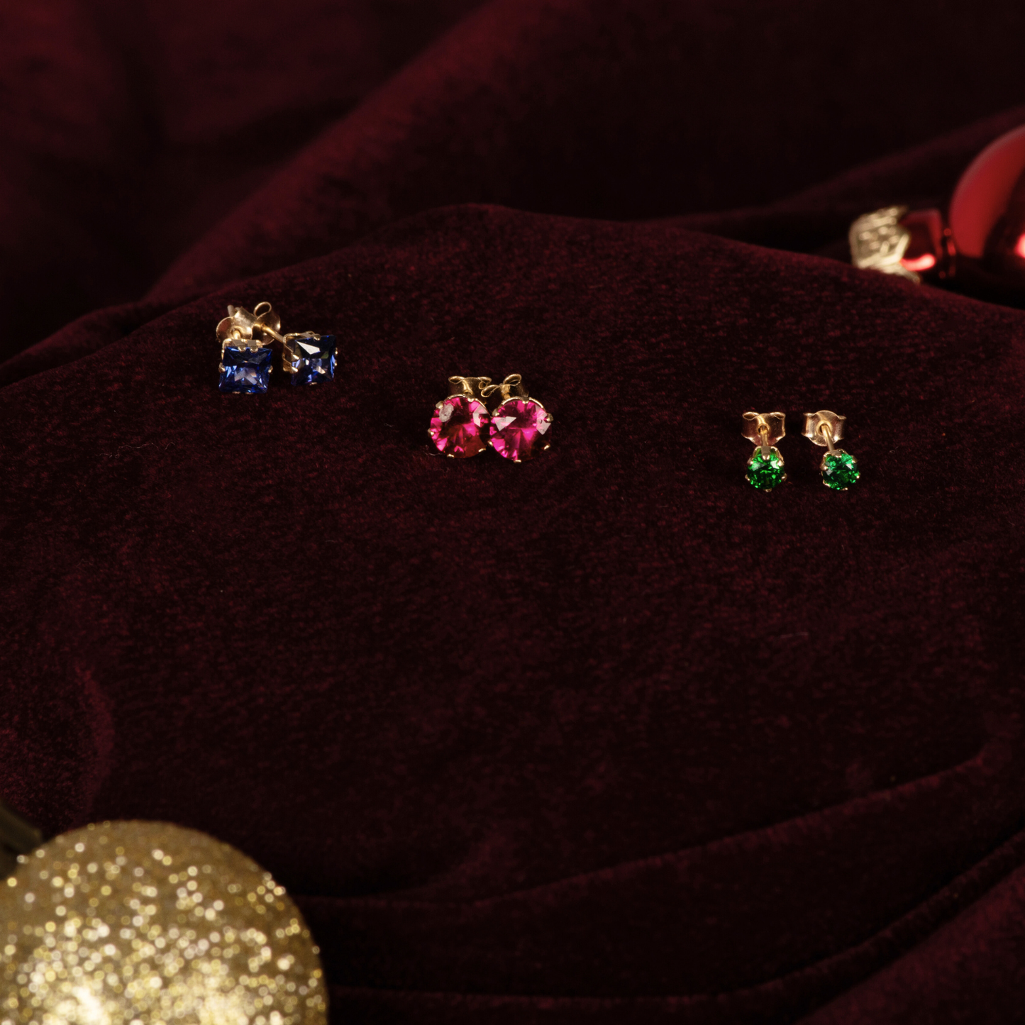 New 9ct Gold Red Cubic Zirconia Stud Earrings