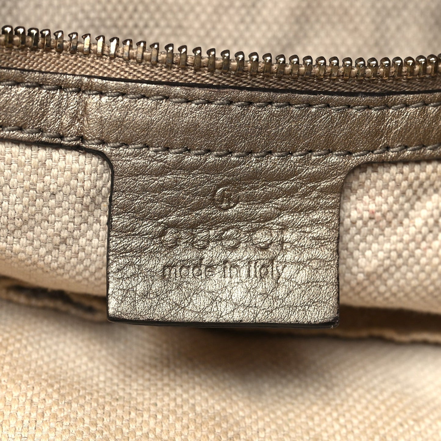 Gucci Soho Chain Metallic Pebbled Calfskin Leather Bag - Golden Beige