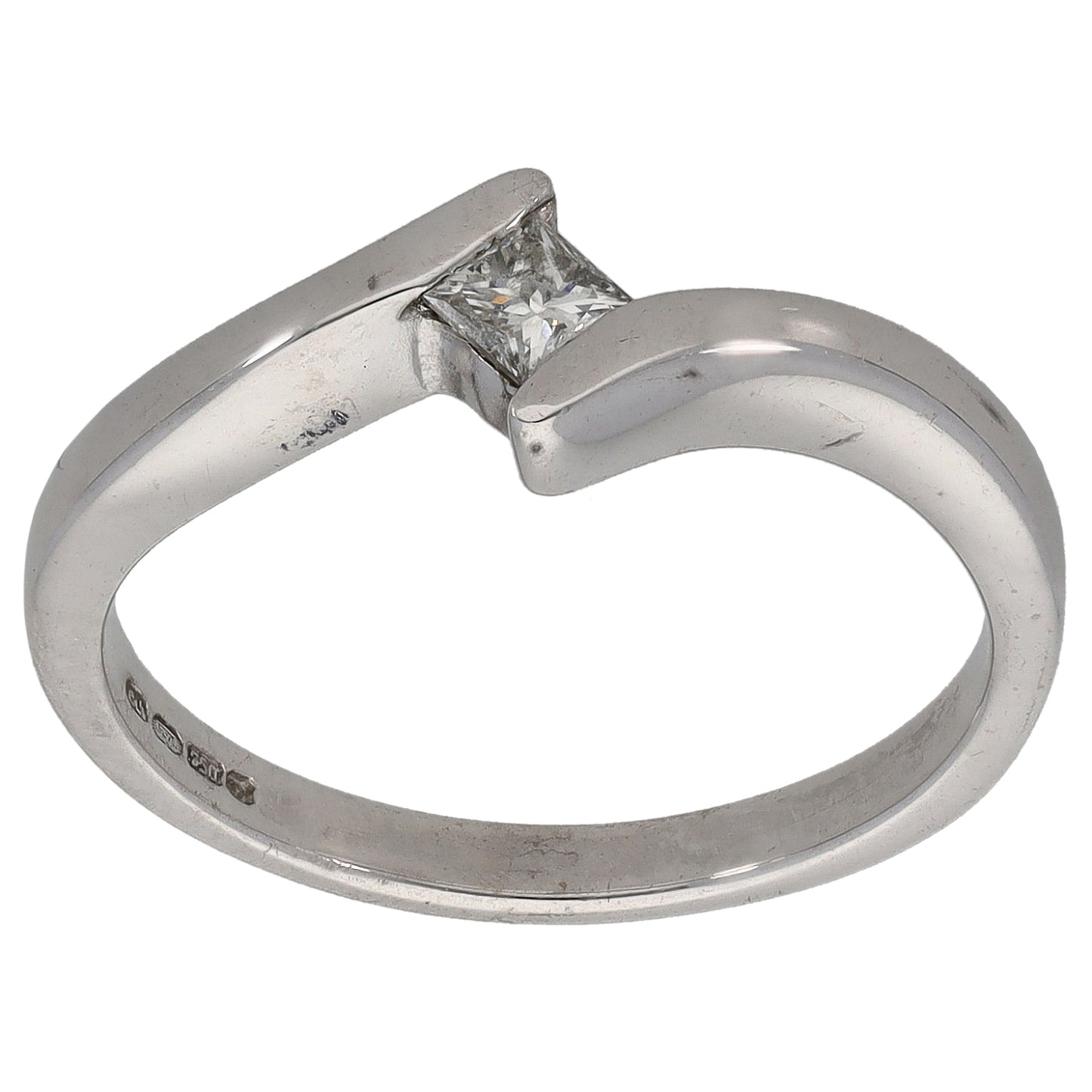 18ct White Gold 0.14ct Diamond Solitaire Ring Size M